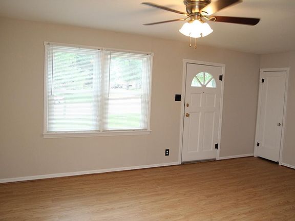 2nd image of 538 W Woodbine Ave