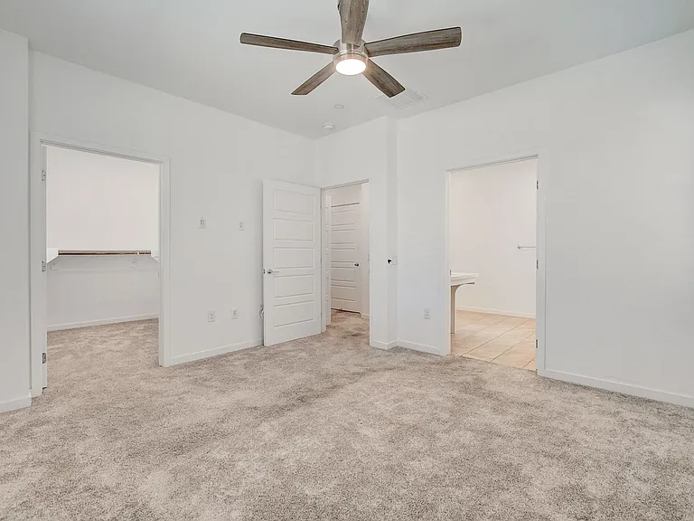 5730 Sky Pointe Dr #190 — Photo 32