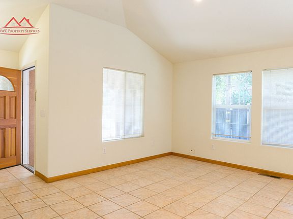 5th image of 857 Asbury St