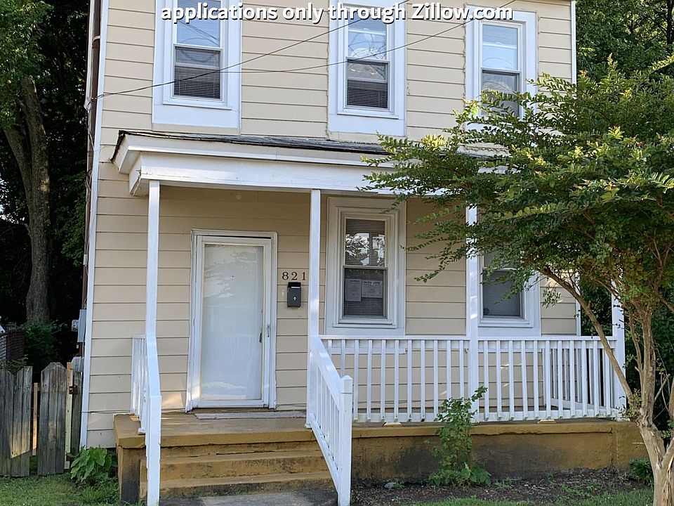 1st image of 821 Palmer St