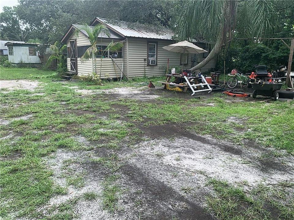 2nd image of 9908 Ethel St