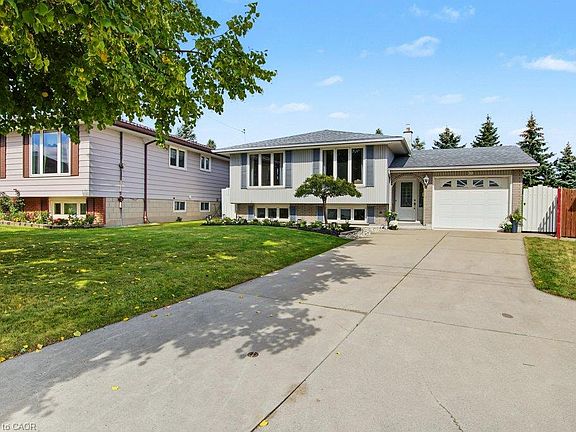 3rd image of 30 Catalina Dr