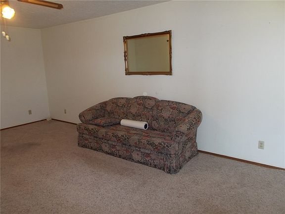 3rd image of 2207 E Highland St