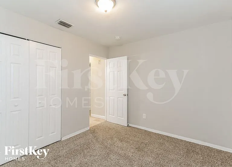 1795 Suffolk Dr — Photo 11