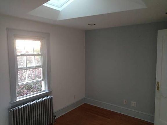 5th image of 156 Benedict Ave