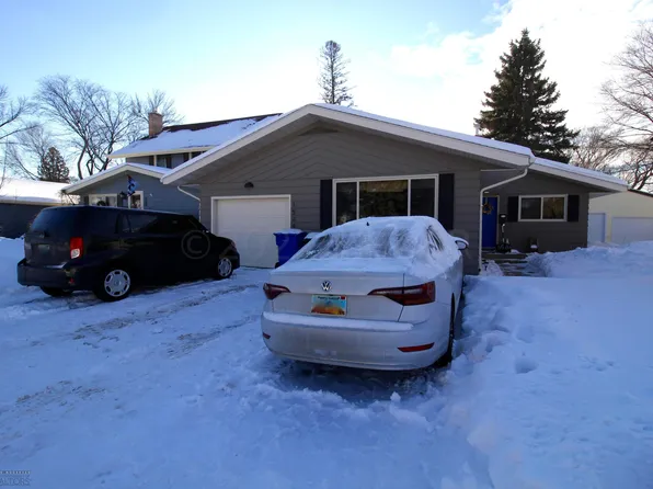 1524 11th Ave S, Fargo, ND 58103