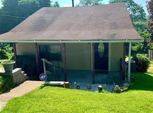 332 Silvermoon Dr, Lower Burrell, PA
