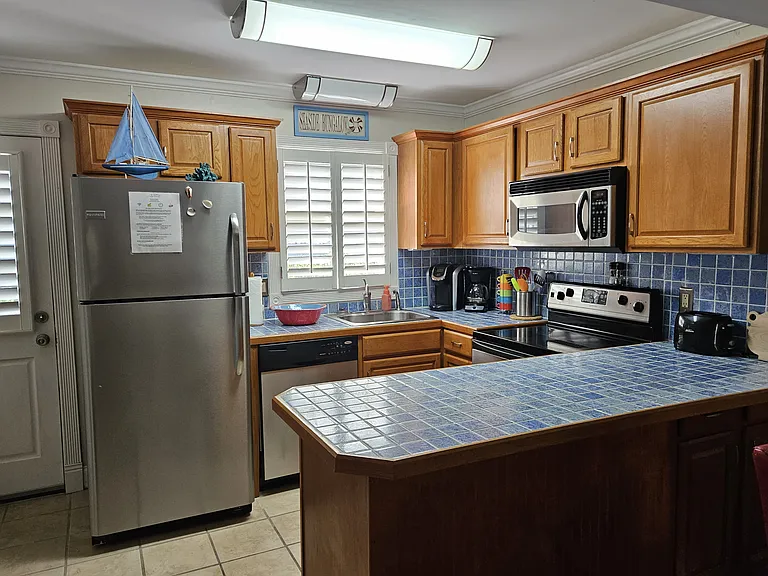 710 Ocean Blvd #5 — Photo 3