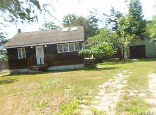 4 Laurel Rd, Mastic Beach, NY 11951