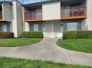 1041 Golf Course Dr, Rohnert Park, CA 94928