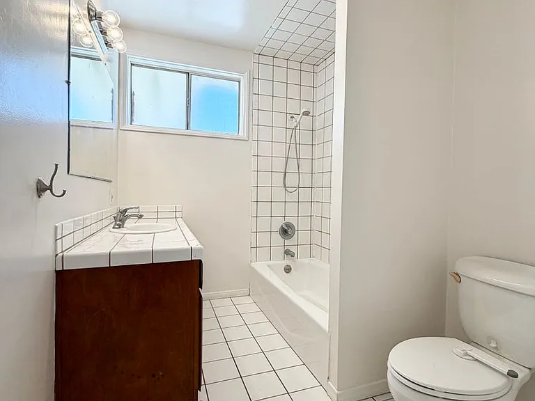 221 W Hammel St — Photo 19
