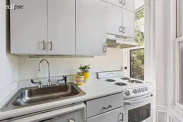 Sold by Eclipse Real Estate Group