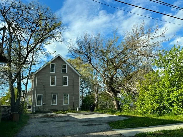 6701 Madison — Photo 17