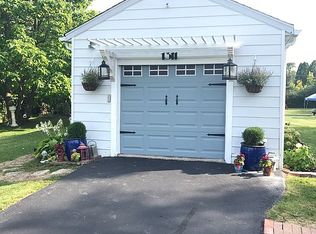 1311 W El Rancho Dr, Mequon, WI 53092