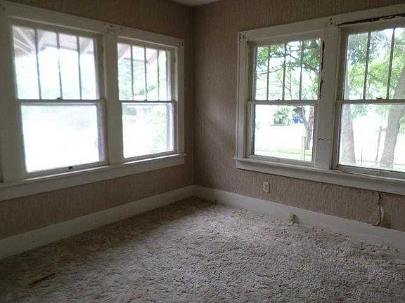 could be 3rd bedroom