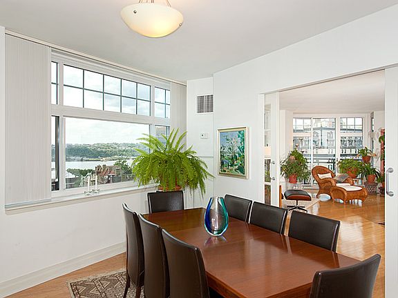 4th image of 272 W 107th St APT 12C