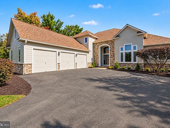 2nd image of 106 Inverness Dr