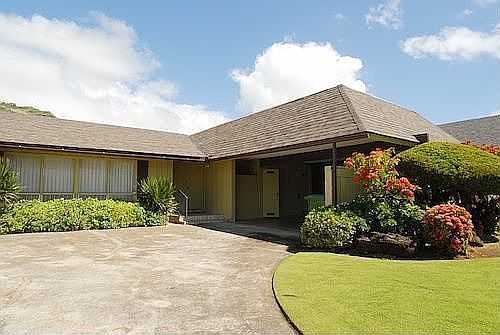 Beautifully manicured landscaped lot
