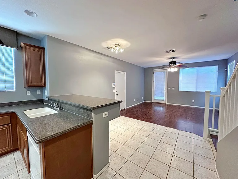 5241 Pendergrass St — Photo 9