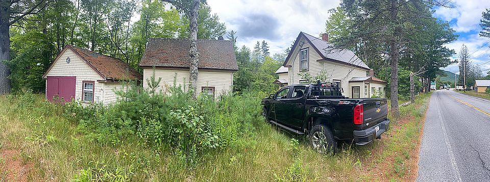2nd image of 1892 Roxbury Rd