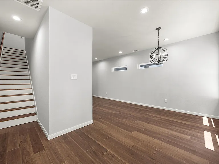 4933 Dalhart Dr — Photo 16