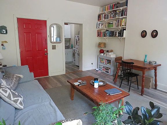 2nd image of 682 Washington Ave APT 2