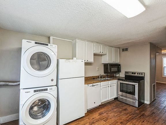 4th image of 20600 Bonanza St #1