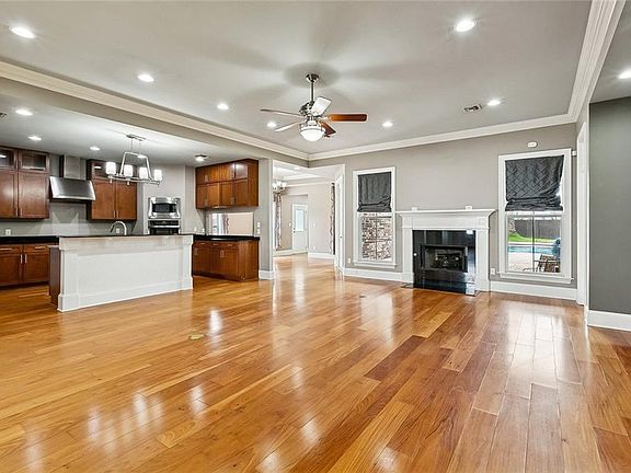 5th image of 737 Spring Thyme Dr