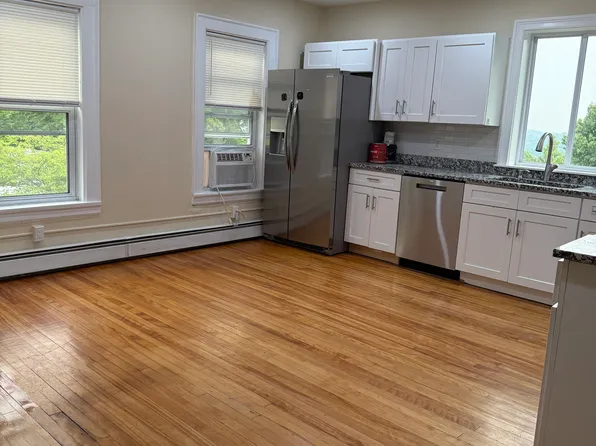 15 Colonial Rd #2, Worcester, MA 01602
