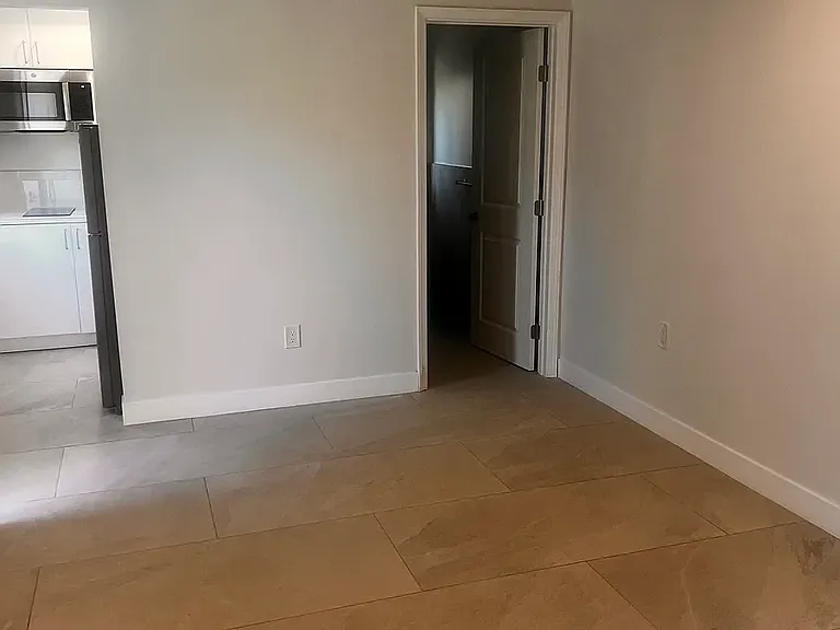 2641 Samarkand Dr — Photo 6