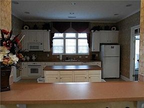 2nd image of 2913 Oakside Cir