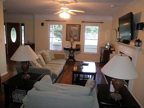 3rd image of 105 Eddieton Ct