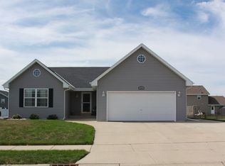 1591 Cardinal Dr, Hartford, WI 53027