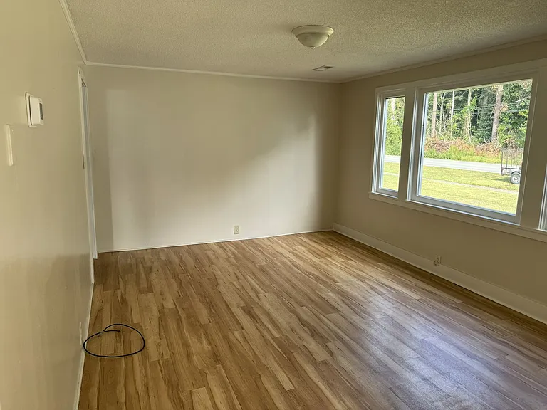 307 Miller Blvd — Photo 2