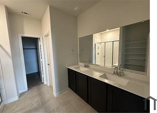 4 bed, 2192 sqft, $3,500 — Photo 1