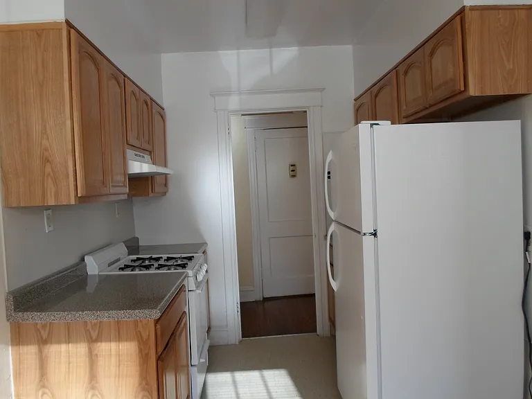 Upsal Gardens Apartments- Beautiful historical building with breathtaking charm! — Photo 33