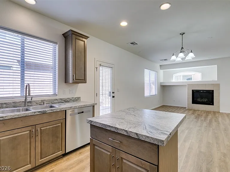 685 Taliput Palm Pl — Photo 32