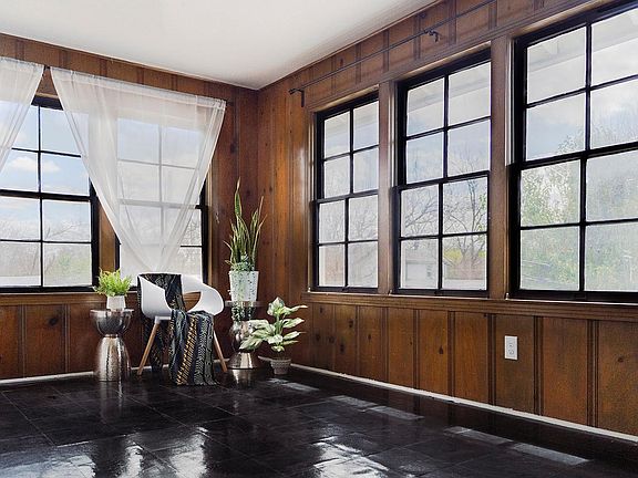 wall-to-wall windows for your new corner work-from-home office, or 3rd bedroom!