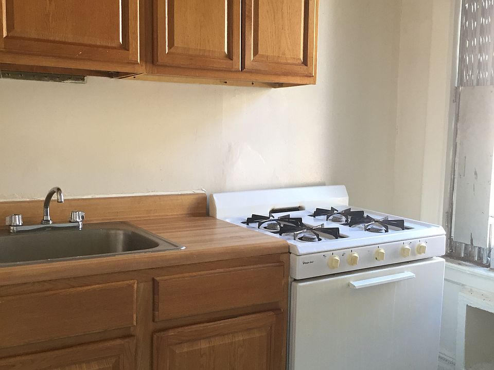 2nd image of 1188 Lincoln Pl APT A1
