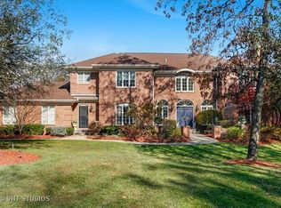 3022 Heritage Oaks Ln, Oak Brook, IL 60523