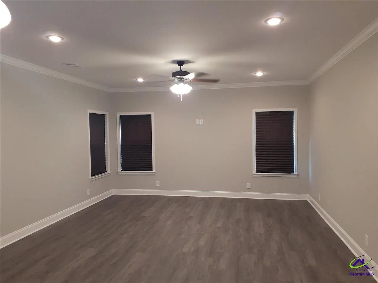 3 bed, 2.0 bath, 1697 sqft, $1,950 — Photo 4