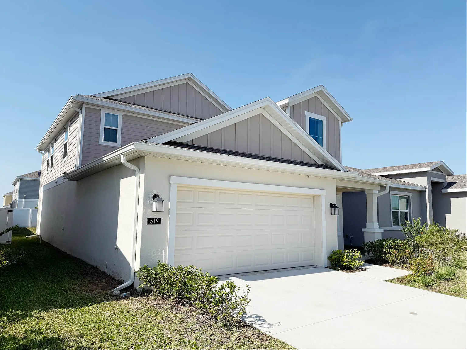 5 bed, 2.5 bath, 2430 sqft, $2,400 — Photo 4