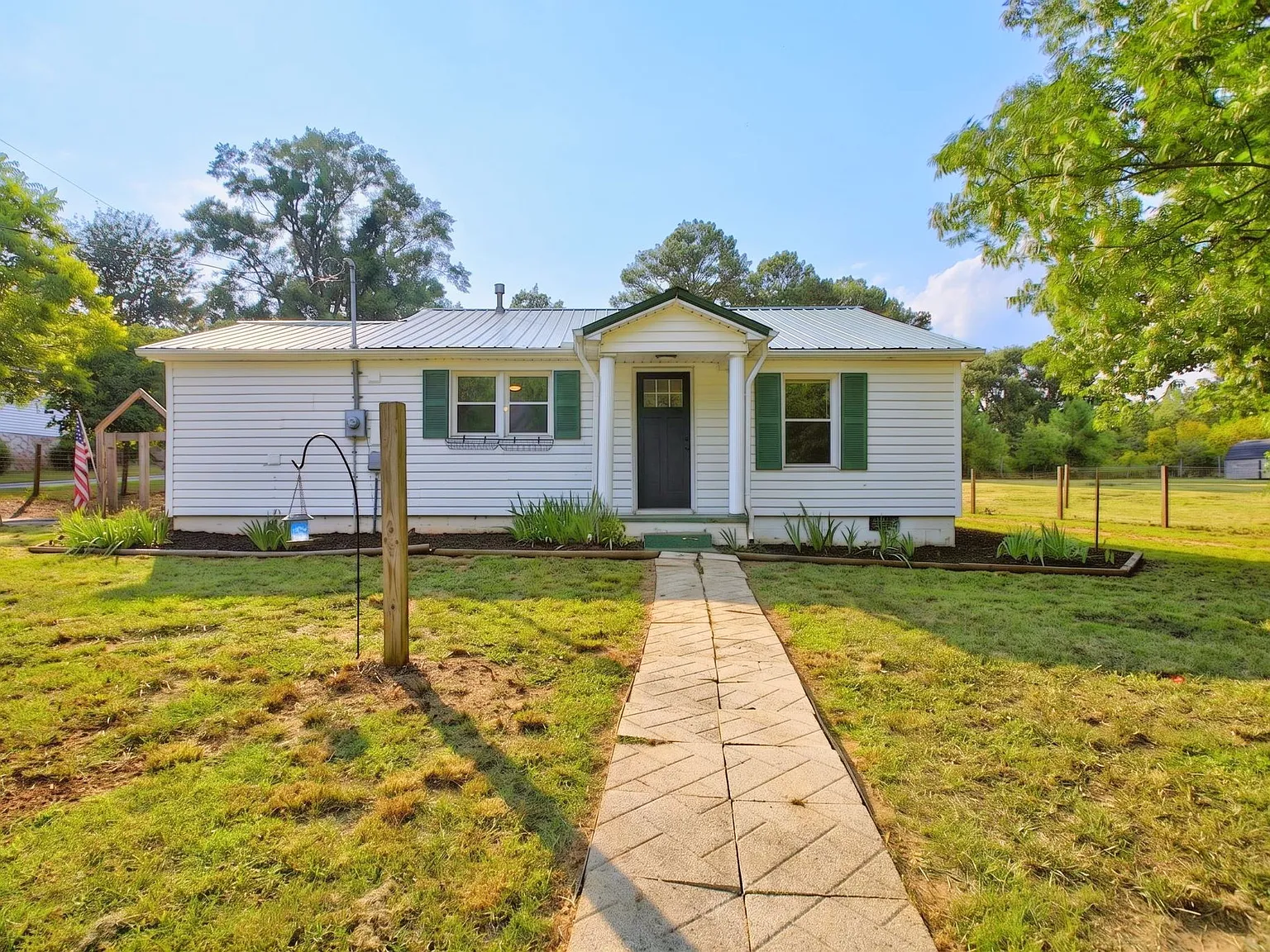2 bed, 1180 sqft, $1,695 — Photo 4