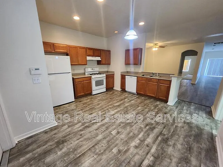9344 Mandrake Ct — Photo 10