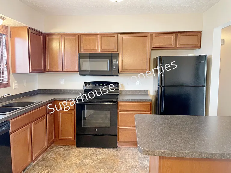 1711 SW 27th St — Photo 7