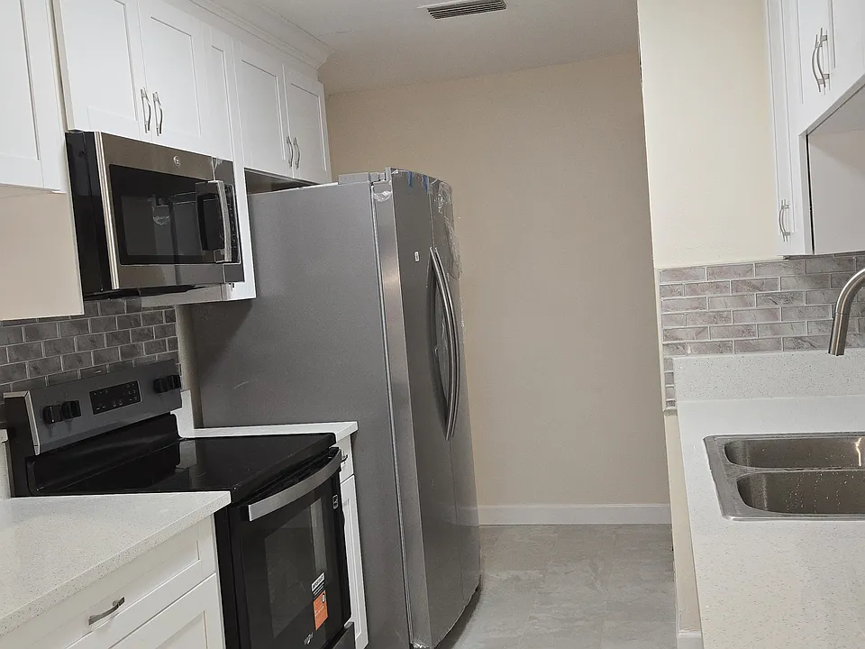 5121 Eldorado Dr