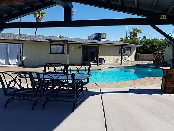 3rd image of 136 Greentree Dr