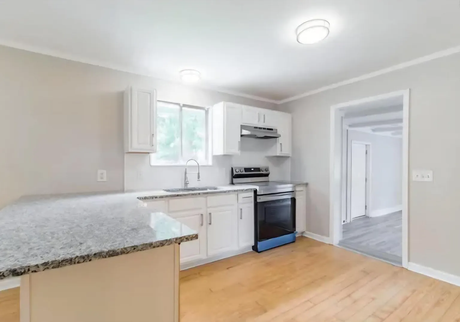 138 Sunnydale Dr — Photo 4