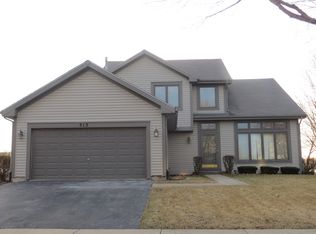 313 Aristocrat Dr, Bolingbrook, IL 60490