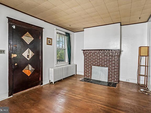 3rd image of 2227 Newton St NE